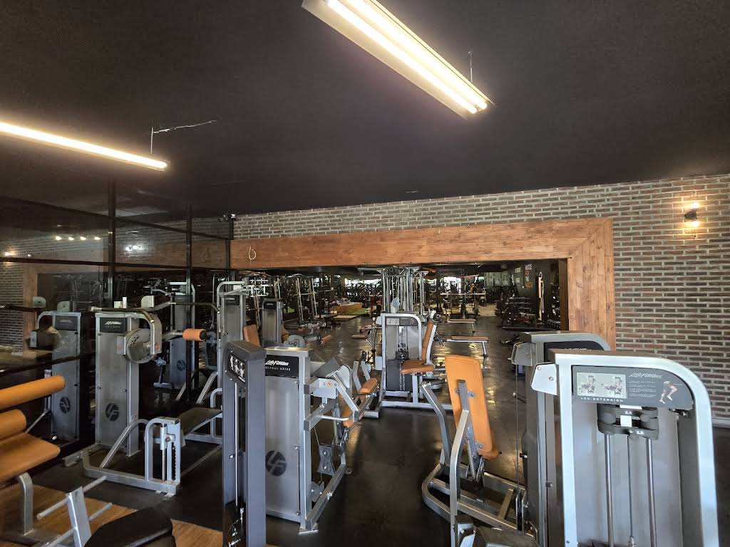 SAM FITNESS ( TEMPAT GYM )