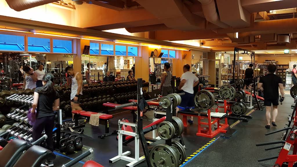 Gold's Gym Umeda Osaka