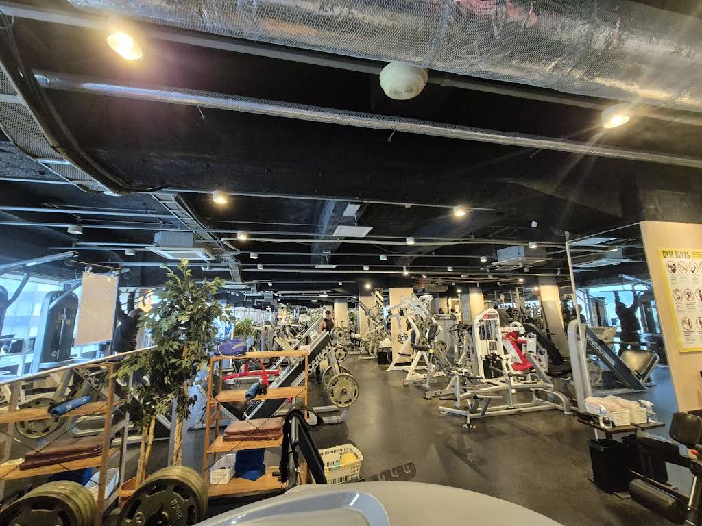 Gold's Gym Ginza Tokyo