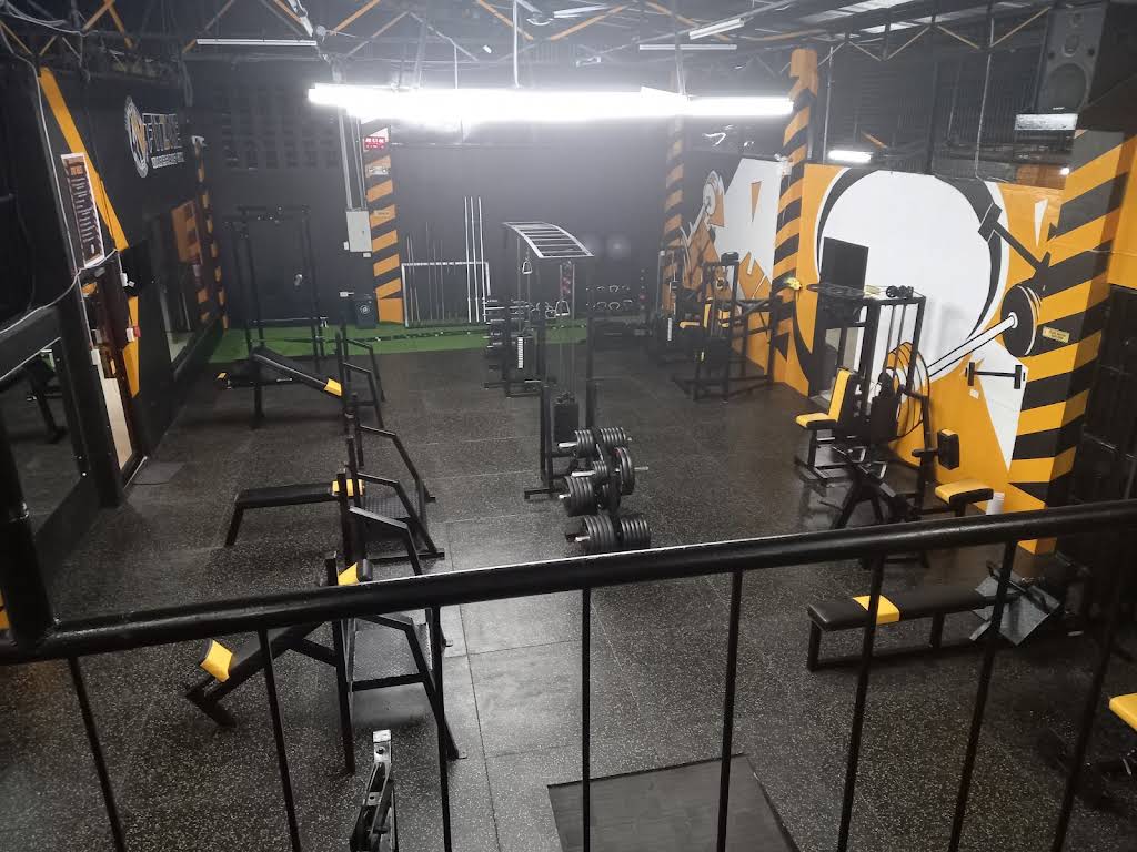 FITZONE WAREHAUS SPORTS & GYM