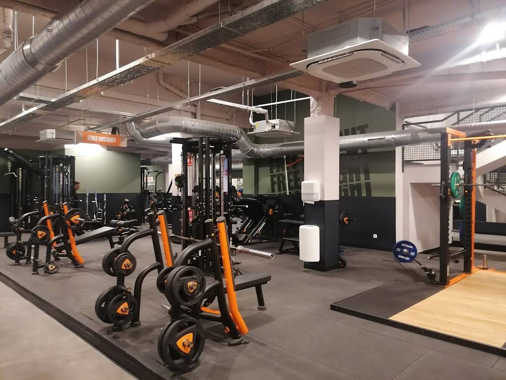 Basic-Fit Carrer de Sardenya