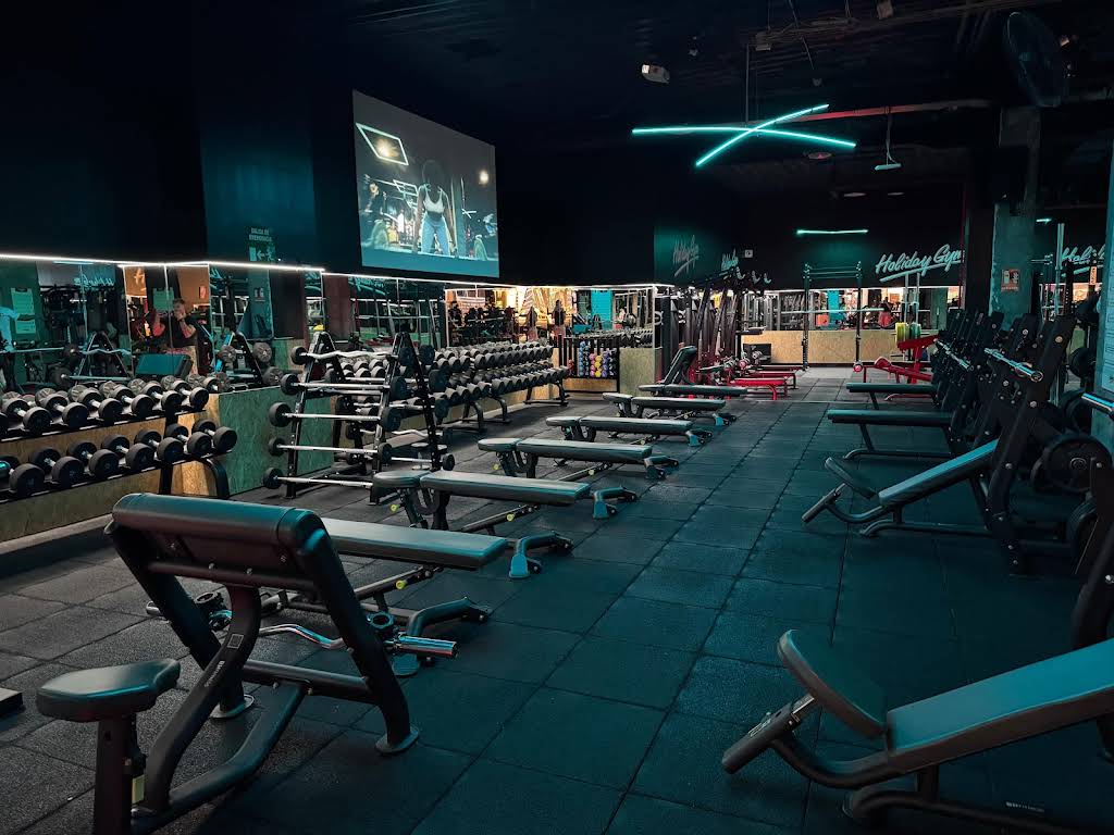 Gimnasio Holiday Gym Galaxia