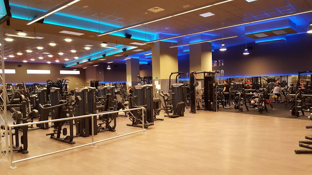 Gimnasio VivaGym Embajadores