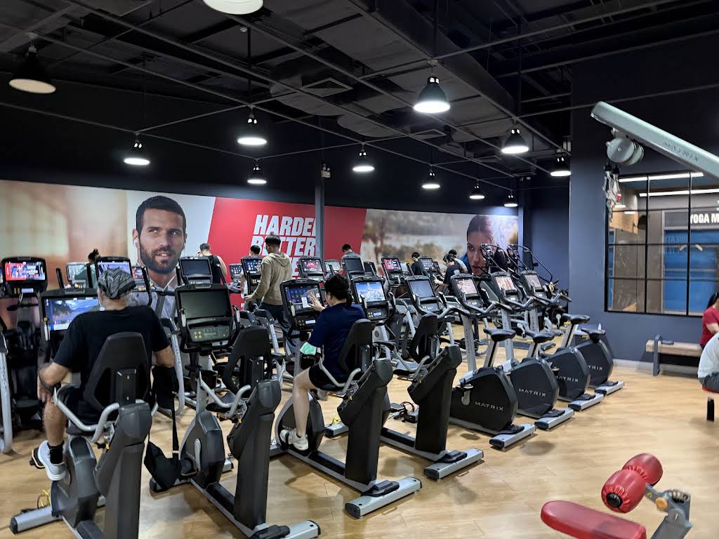 Jetts 24 Hour Fitness - Robinson Lifestyle Latkrabang