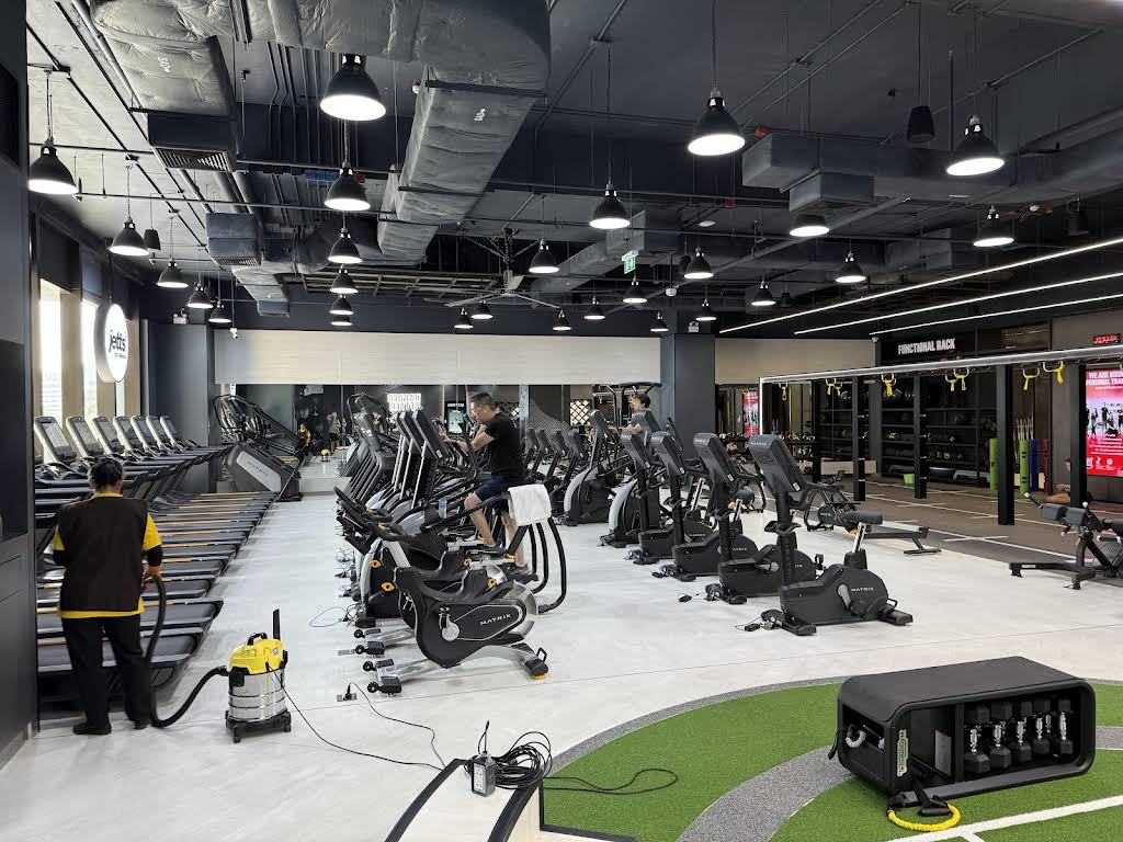 Jetts Black - One Bangkok