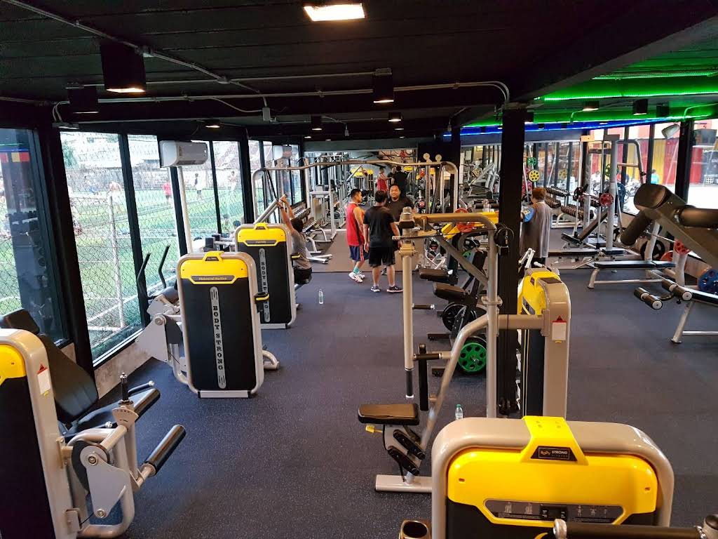 Arena Club Phuket ฟิตเนส&สนามหญ้าเทียม