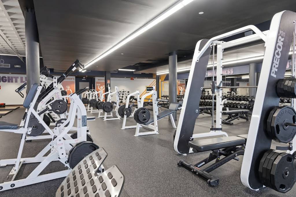 Crunch Fitness - Dorchester