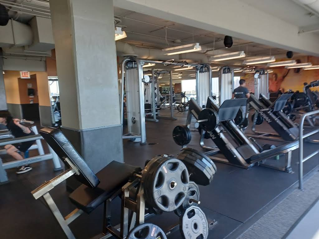 LA Fitness - Lakeview East Clark St