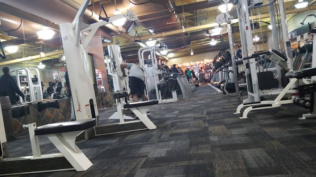 LA Fitness - Logan Square