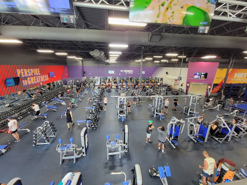 Crunch Fitness - Belle Isle