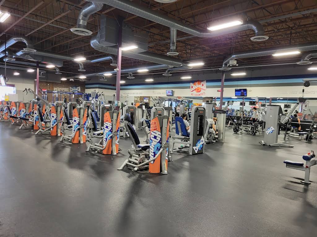 Crunch Fitness - Division